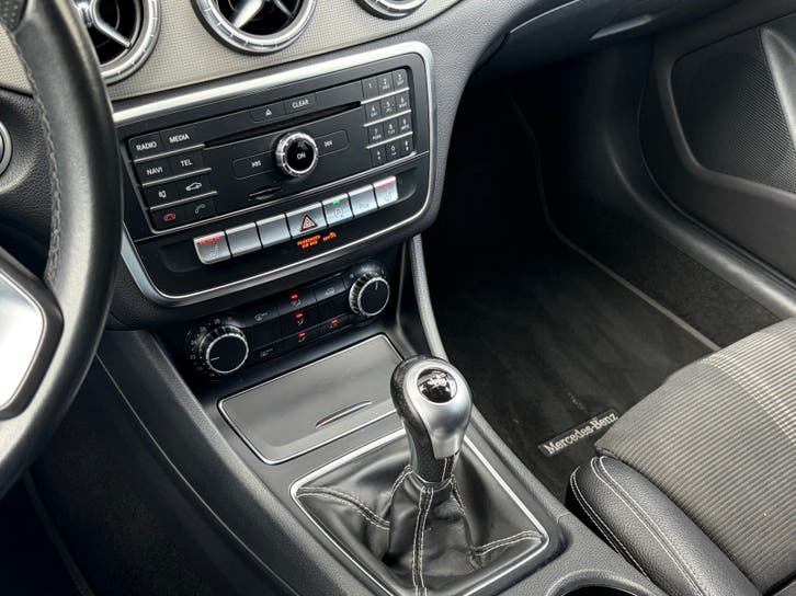 Mercedes-Benz CLA 180d Shooting Brake 2017 foto 17