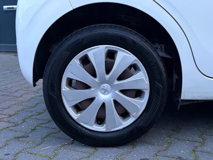 Peugeot 108 1.0 12V E-VTI 5DR 2016 foto 11