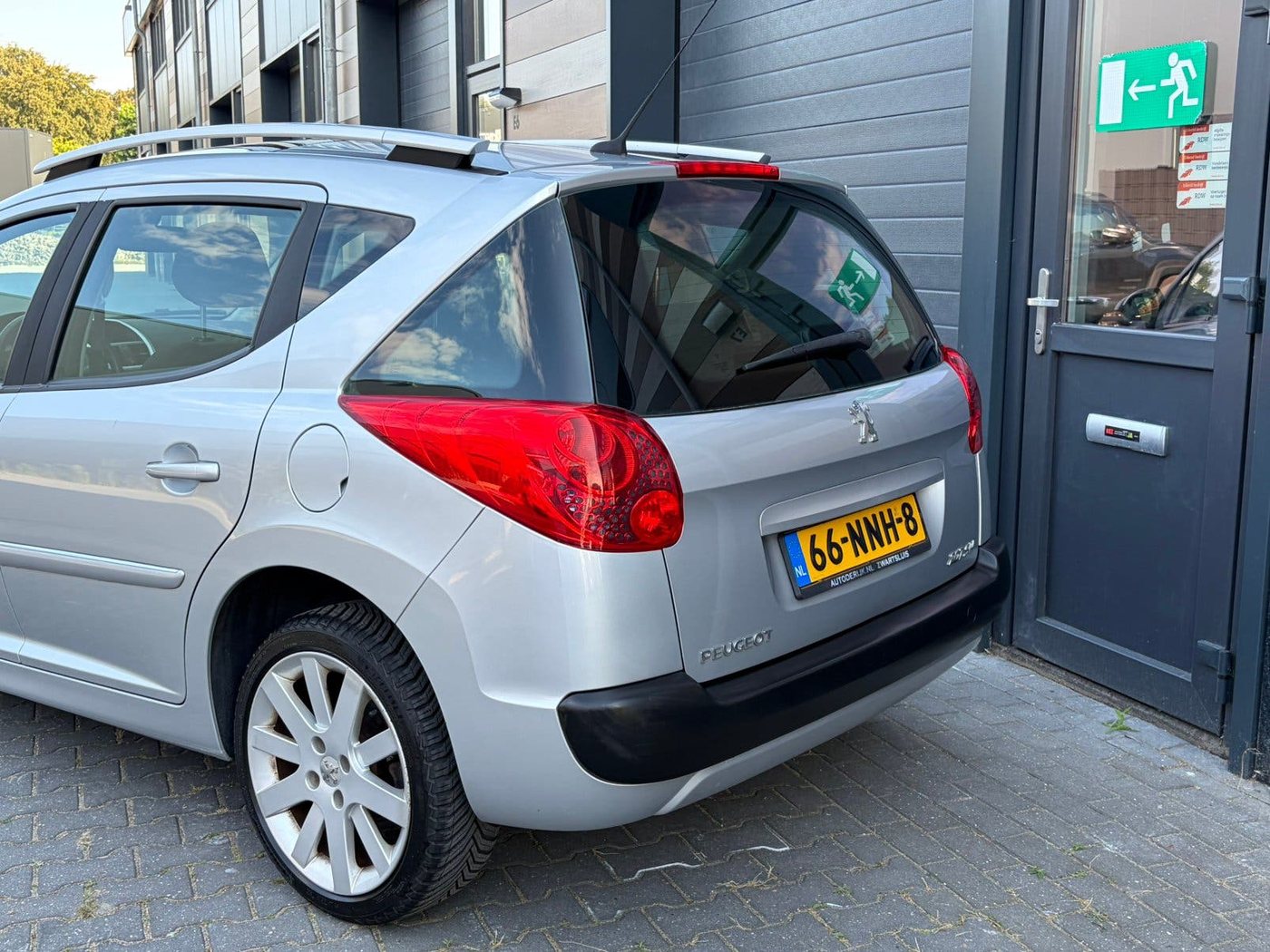 Peugeot 207 SW 1.6 16V Automaat 2010 foto 4