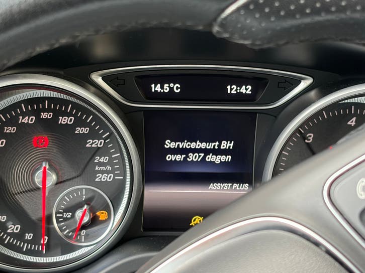 Mercedes-Benz CLA 180d Shooting Brake 2017 foto 22