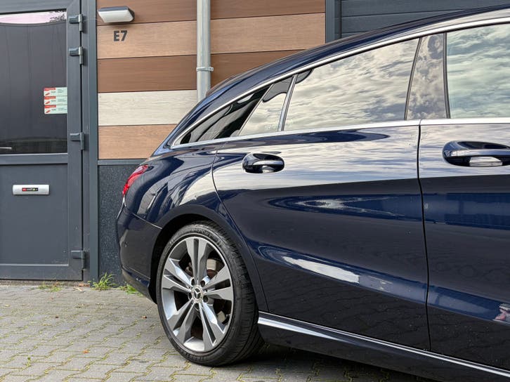 Mercedes-Benz CLA 180d Shooting Brake 2017 foto 6