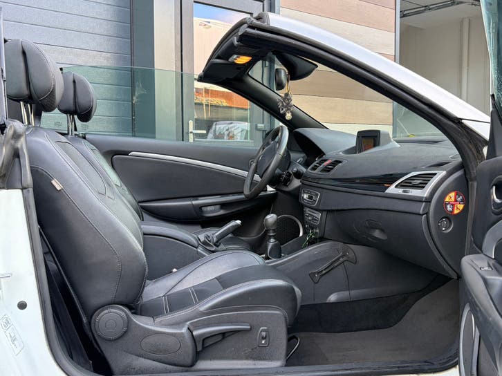 Renault Mégane 1.4 TCE CC 2010 foto 9