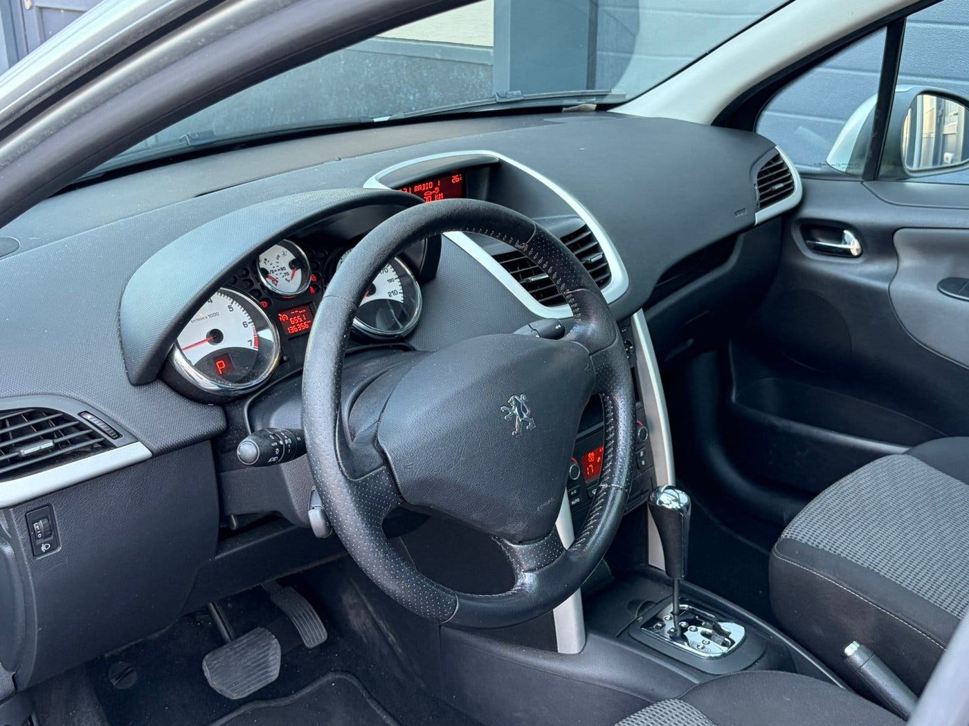 Peugeot 207 SW 1.6 16V Automaat 2010 foto 14
