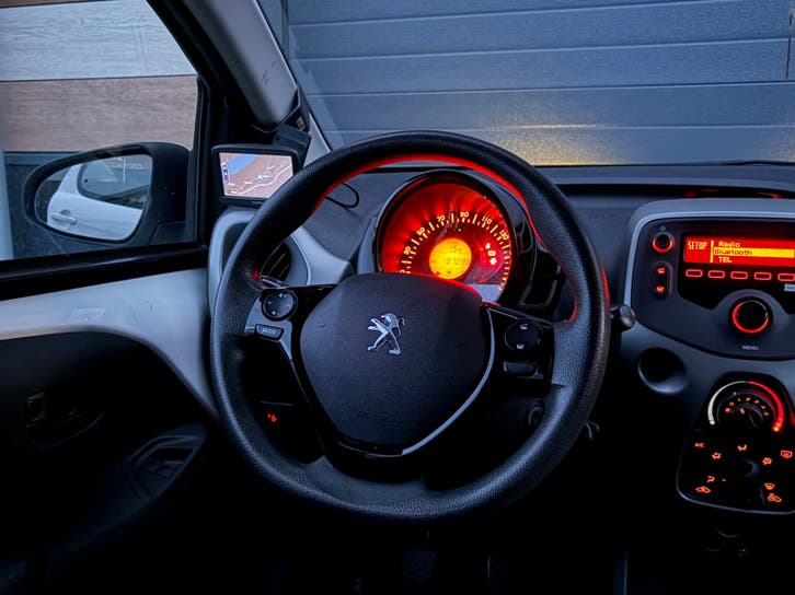 Peugeot 108 1.0 12V E-VTI 5DR 2016 foto 20