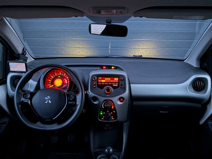 Peugeot 108 1.0 12V E-VTI 5DR 2016 foto 14