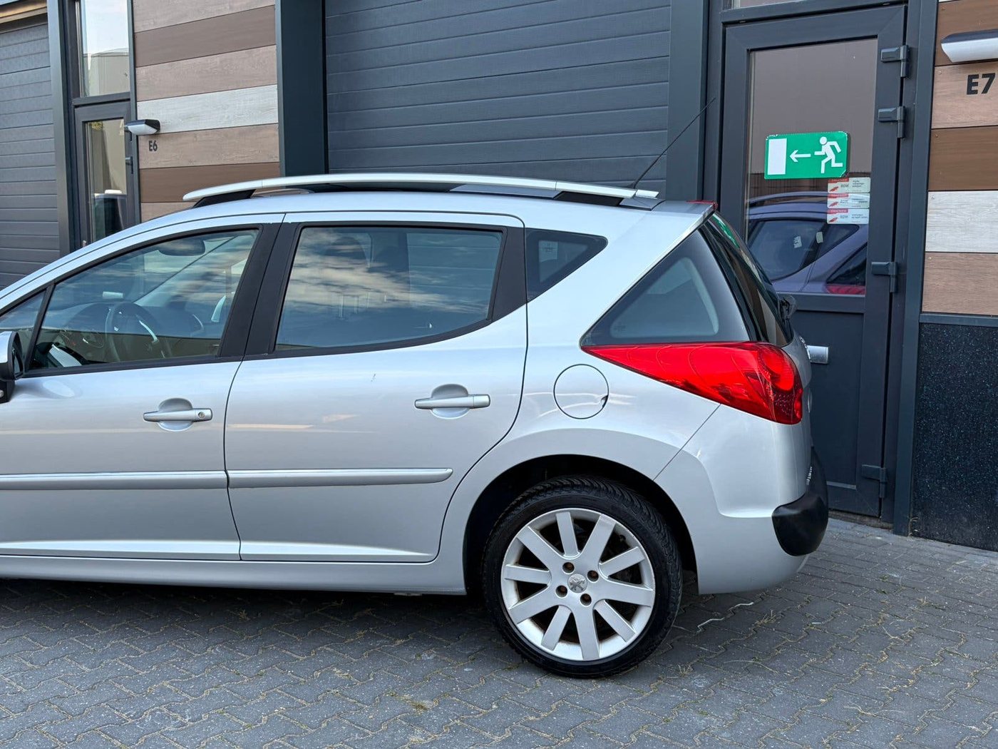 Peugeot 207 SW 1.6 16V Automaat 2010 foto 7
