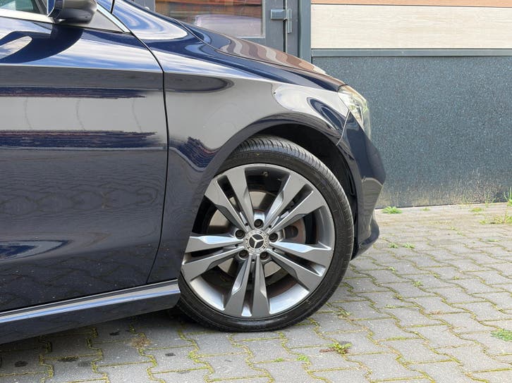 Mercedes-Benz CLA 180d Shooting Brake 2017 foto 11