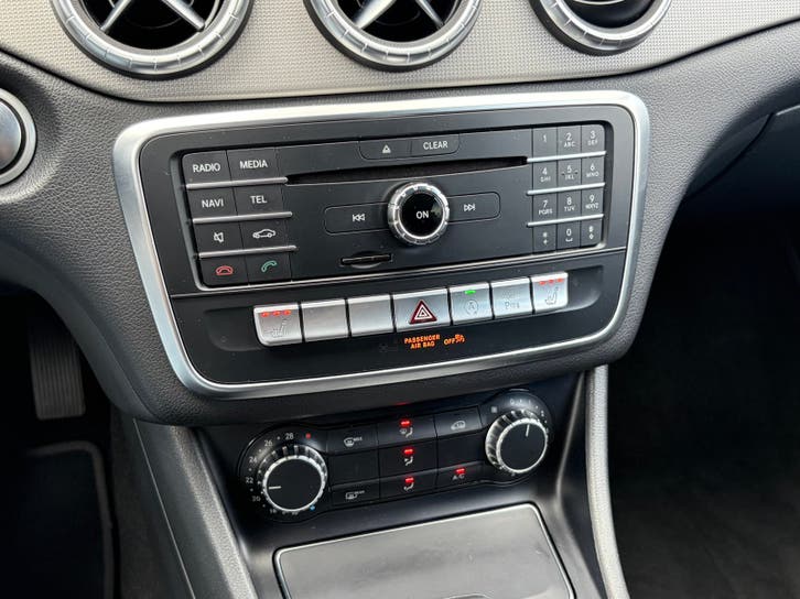 Mercedes-Benz CLA 180d Shooting Brake 2017 foto 18
