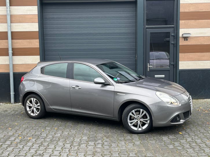 Alfa Romeo Giulietta 1.4 Turbo 2011 foto 4