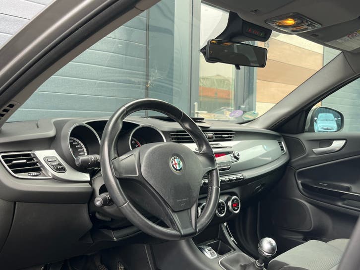 Alfa Romeo Giulietta 1.4 Turbo 2011 foto 17