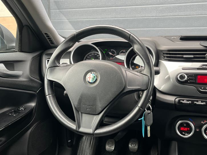 Alfa Romeo Giulietta 1.4 Turbo 2011 foto 18