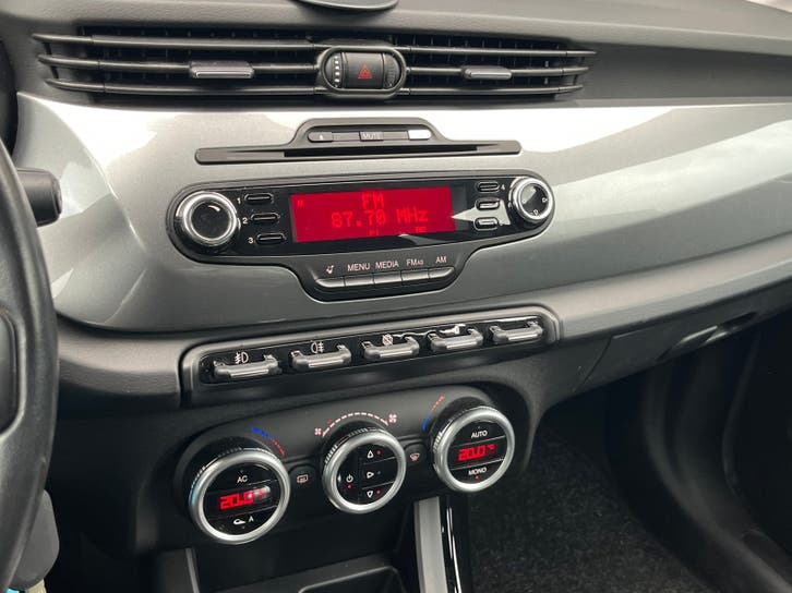 Alfa Romeo Giulietta 1.4 Turbo 2011 foto 19