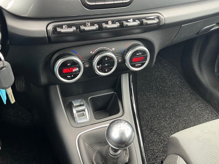Alfa Romeo Giulietta 1.4 Turbo 2011 foto 22
